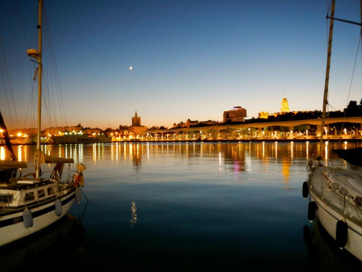 Apartamento Malaga Beach ภายนอก รูปภาพ
